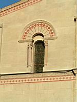 Lyon, Abbaye d'Ainay, Clocher-porche, Fenetre (6)